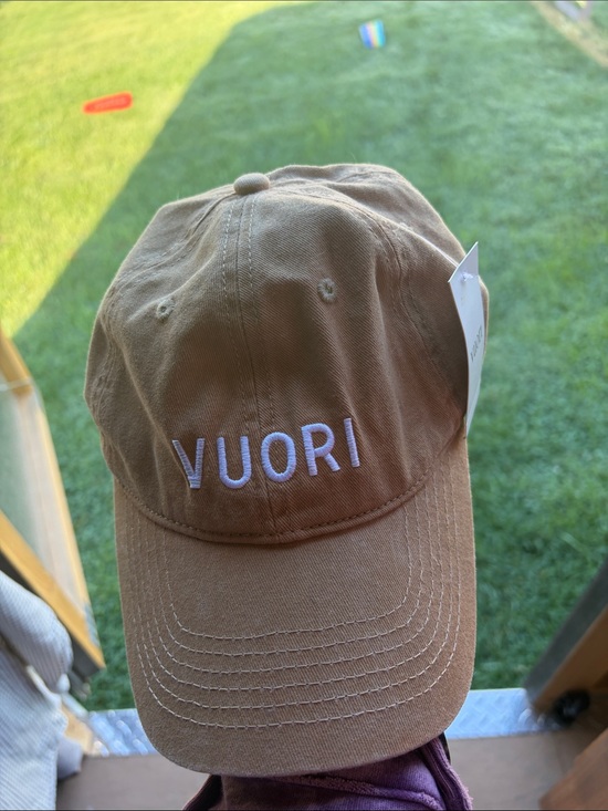 Vuori Accessories - NWT Vuori Tan Embroidered Logo Baseball Hat